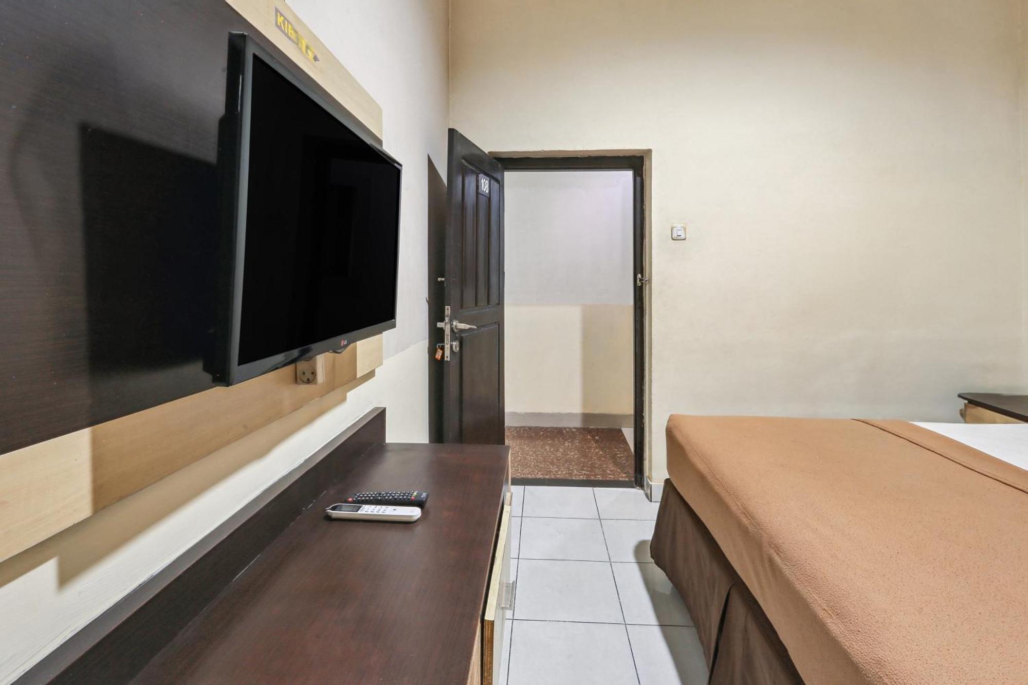 Collection O 93163 Hotel Grand Kartika Pare-Pare Exterior photo